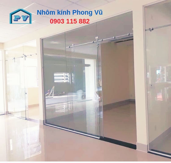 Lắp đặt cửa kính cường lực lùa treo tại đường Võ Văn Ngân,Thủ Đức