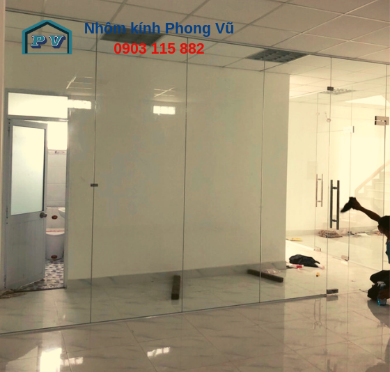 cửa-kính-cường-lực-lùa-treo-thủ-đức-02_-05-06-2019-00-07-21.png