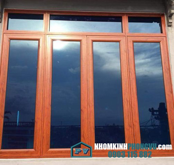 Mẫu cửa sổ nhôm xingfa 4 cánh màu vân gỗ 